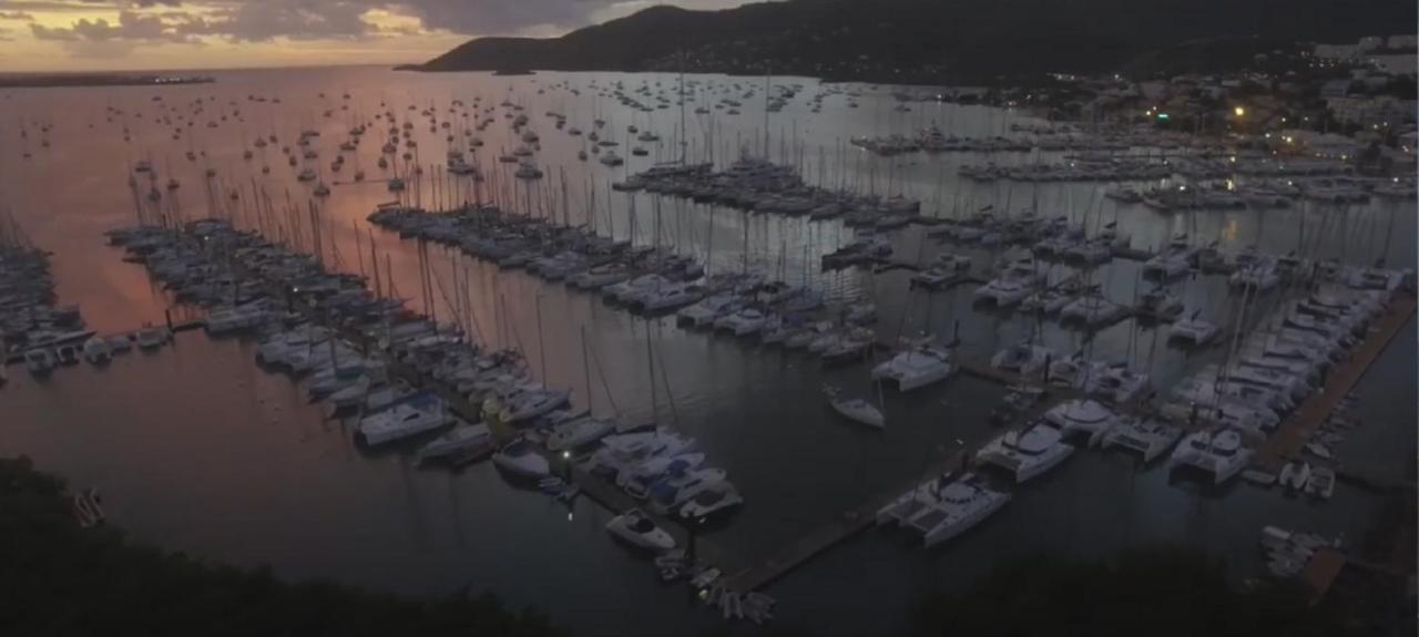 Imagine972 Martinique Bateau Hotel A Quai Le Marin 3 Cabines 3 Salles De Bains 6 Pers Maxi Esterno foto